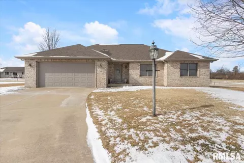 102 Helene Ct, East Peoria, IL 61611