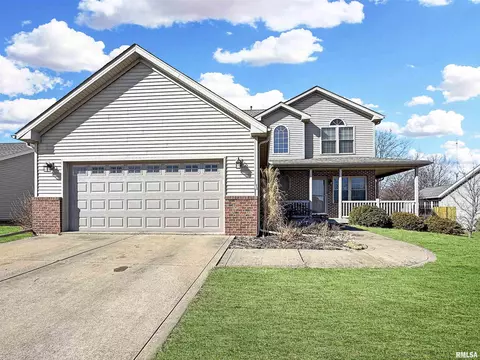 808 Simon St, Washington, IL 61571