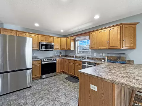 808 Simon St, Washington, IL 61571 photo 10