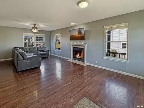 808 Simon St, Washington, IL 61571 photo 5