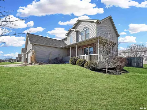 808 Simon St, Washington, IL 61571 photo 2