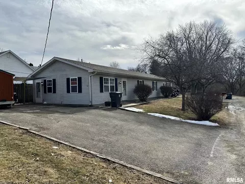 754 W Walnut St, Canton, IL 61520