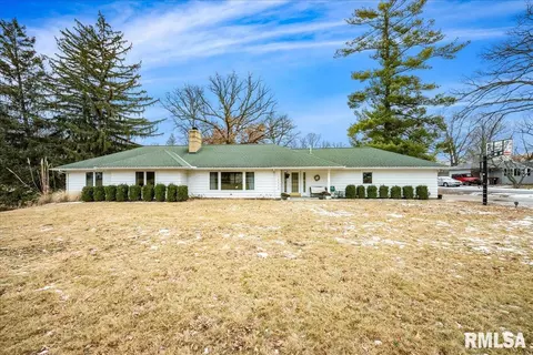 10848 N Oak Lynn Dr, Peoria, IL 61615