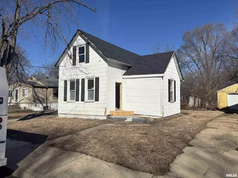 2315 Ann St, Peoria, IL 61605