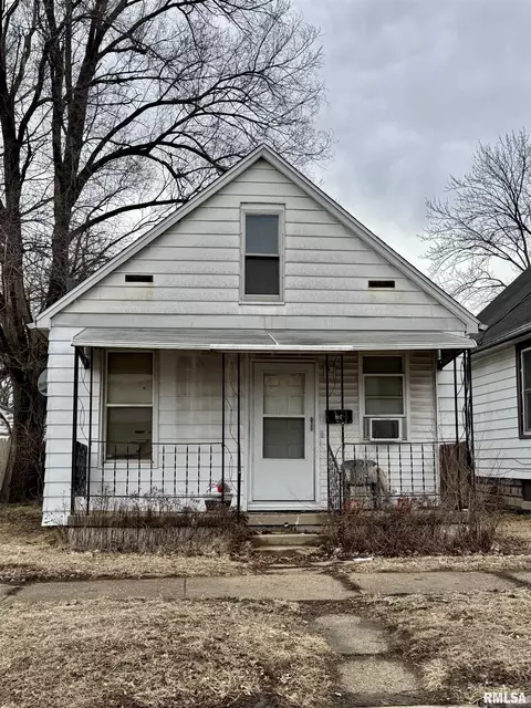 2615 W Latrobe St, Peoria, IL 61605
