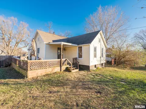202 N Washington St, Kingston Mines, IL 61539