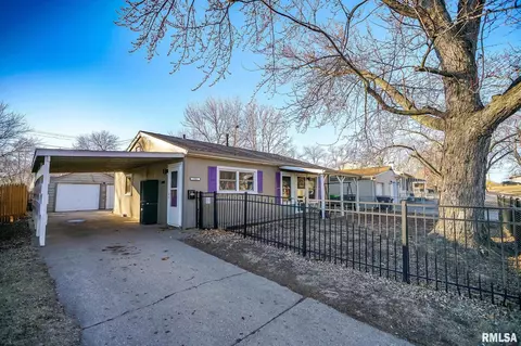 1503 S 18th St, Pekin, IL 61554