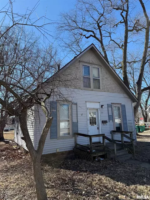 1111 E Carroll St, Macomb, IL 61455