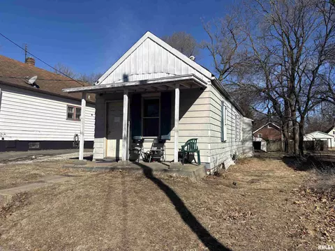 2421 W Garden St, Peoria, IL 61602