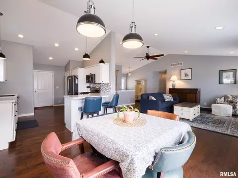 912 Devonshire Rd, Washington, IL 61571 photo 17