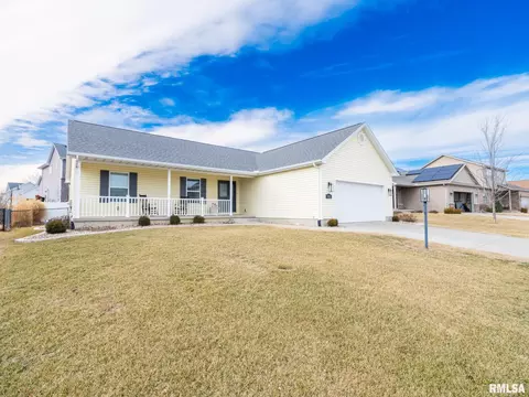 912 Devonshire Rd, Washington, IL 61571 photo 2