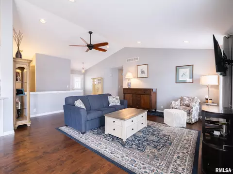 912 Devonshire Rd, Washington, IL 61571 photo 9