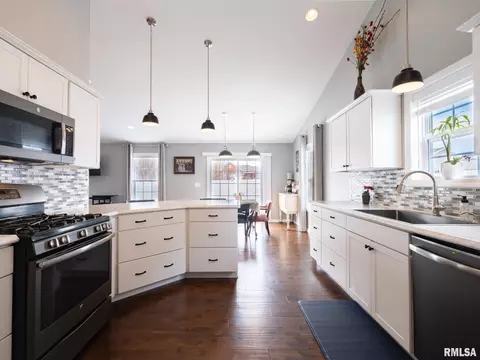 912 Devonshire Rd, Washington, IL 61571 photo 24