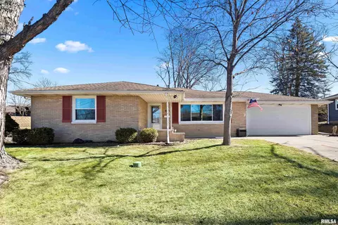 1510 Glendale Ave, Pekin, IL 61554