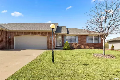 511 S Hampton Cv, Peoria, IL 61607