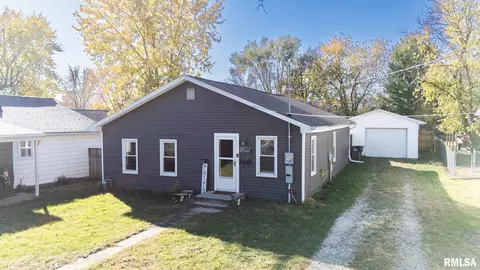 624 S 3rd Ave, Canton, IL 61520