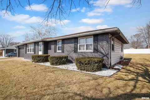 2455 Centennial Dr, Washington, IL 61571 photo 2