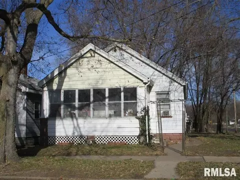 2901 W Starr St, Peoria, IL 61605