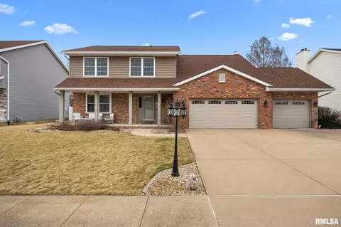 919 Wellington Dr, Washington, IL 61571