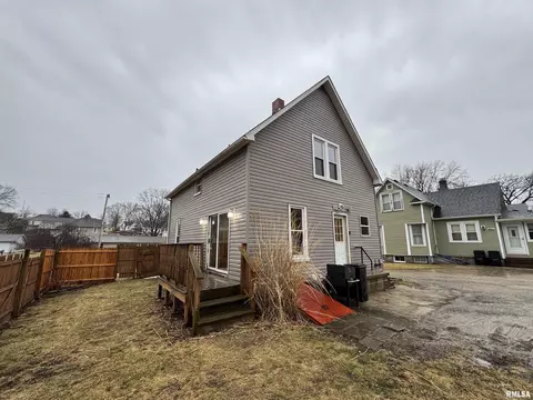 329 W Walnut St, Canton, IL 61520 photo 4