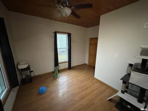 329 W Walnut St, Canton, IL 61520 photo 7