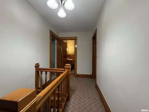 329 W Walnut St, Canton, IL 61520 photo 13