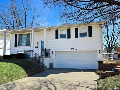 3314 W Birkshire Dr, Peoria, IL 61614