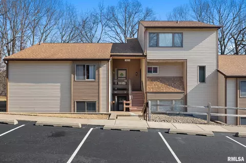 6342 N Allen Rd, Peoria, IL 61614