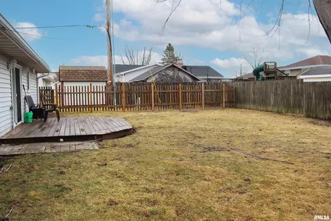 Exterior - 1237 S Apache Ln, Peoria, IL 61607 photo 1 of 4