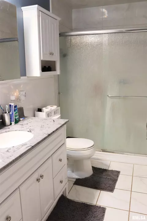 Bath - 1237 S Apache Ln, Peoria, IL 61607 photo 2 of 2