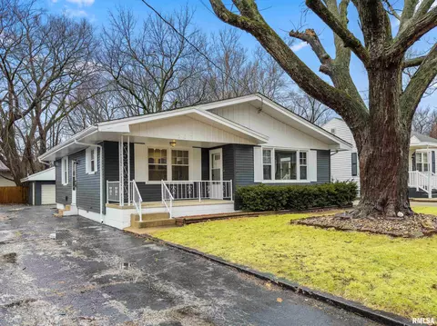 207 Jay St, East Peoria, IL 61611