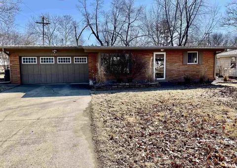 2731 W Overhill Rd, Peoria, IL 61615