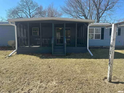206 Clayton, Benson, IL 61516 photo 17
