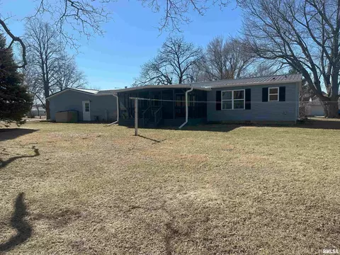 206 Clayton, Benson, IL 61516 photo 18