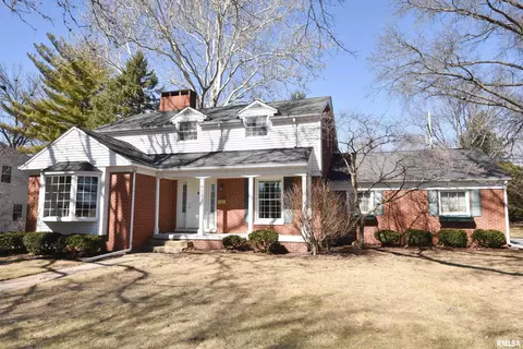 813 W Fairlawn Ln, Peoria, IL 61614