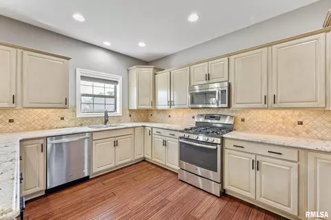 213 Shadow Crk, Washington, IL 61571 photo 11