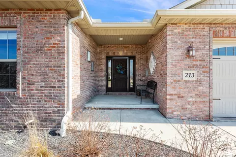 213 Shadow Crk, Washington, IL 61571 photo 2