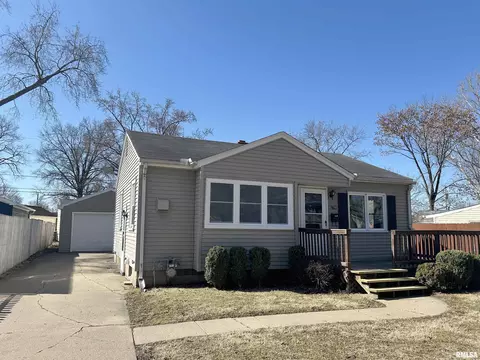 2700 W Laura Ave, West Peoria, IL 61604