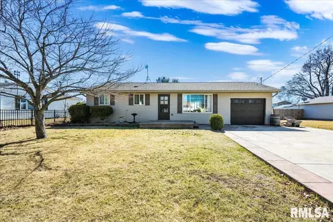 12906 W Center St, Hanna City, IL 61536