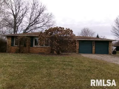 2216 Crestview Dr, Pekin, IL 61554