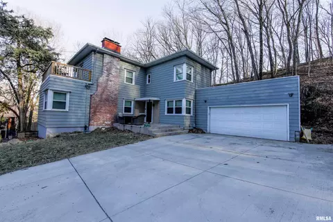 2020 Grandview Ter, Peoria Heights, IL 61616