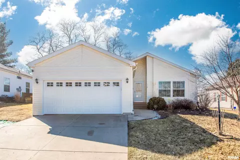 112 S Columbus St, North Pekin, IL 61554