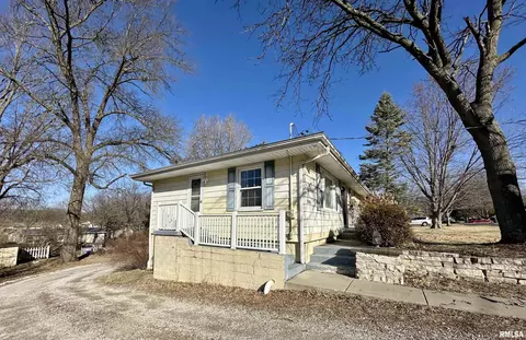1010 S Timber Ln, Eureka, IL 61530 photo 3