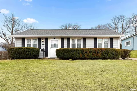 107 Berry Rd, Marquette Heights, IL 61554