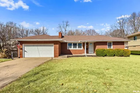 2119 W Westbrook Dr, Peoria, IL 61614