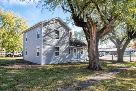 401 E Fast Ave, Mackinaw, IL 61755