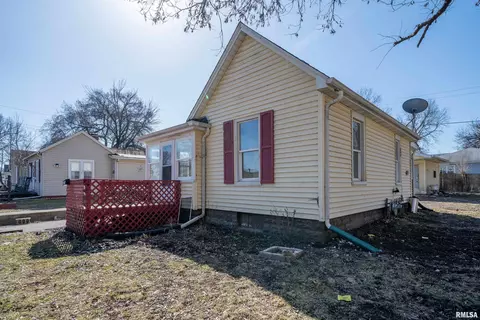 122 State St, Pekin, IL 61554 photo 2