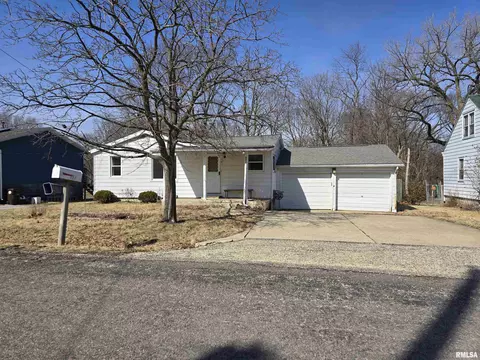 117 Kohl St, Creve Coeur, IL 61610