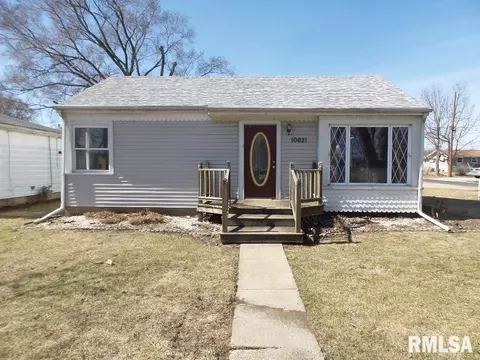 10621 Moss St, Mossville, IL 61552