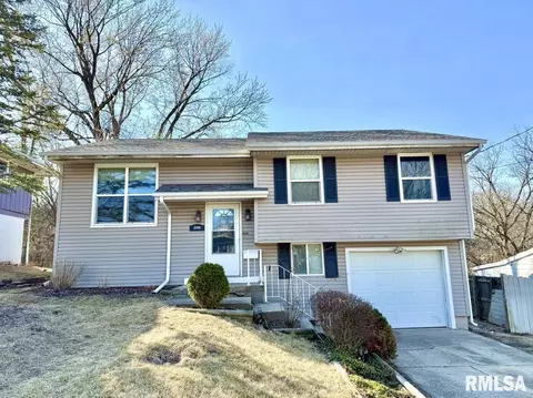 2310 W Kensington Dr, Peoria, IL 61614